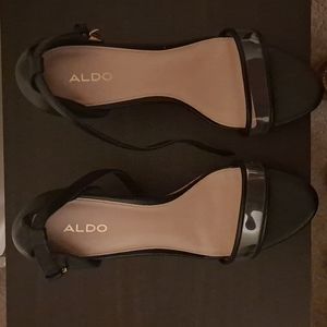 Open toed platform sandals